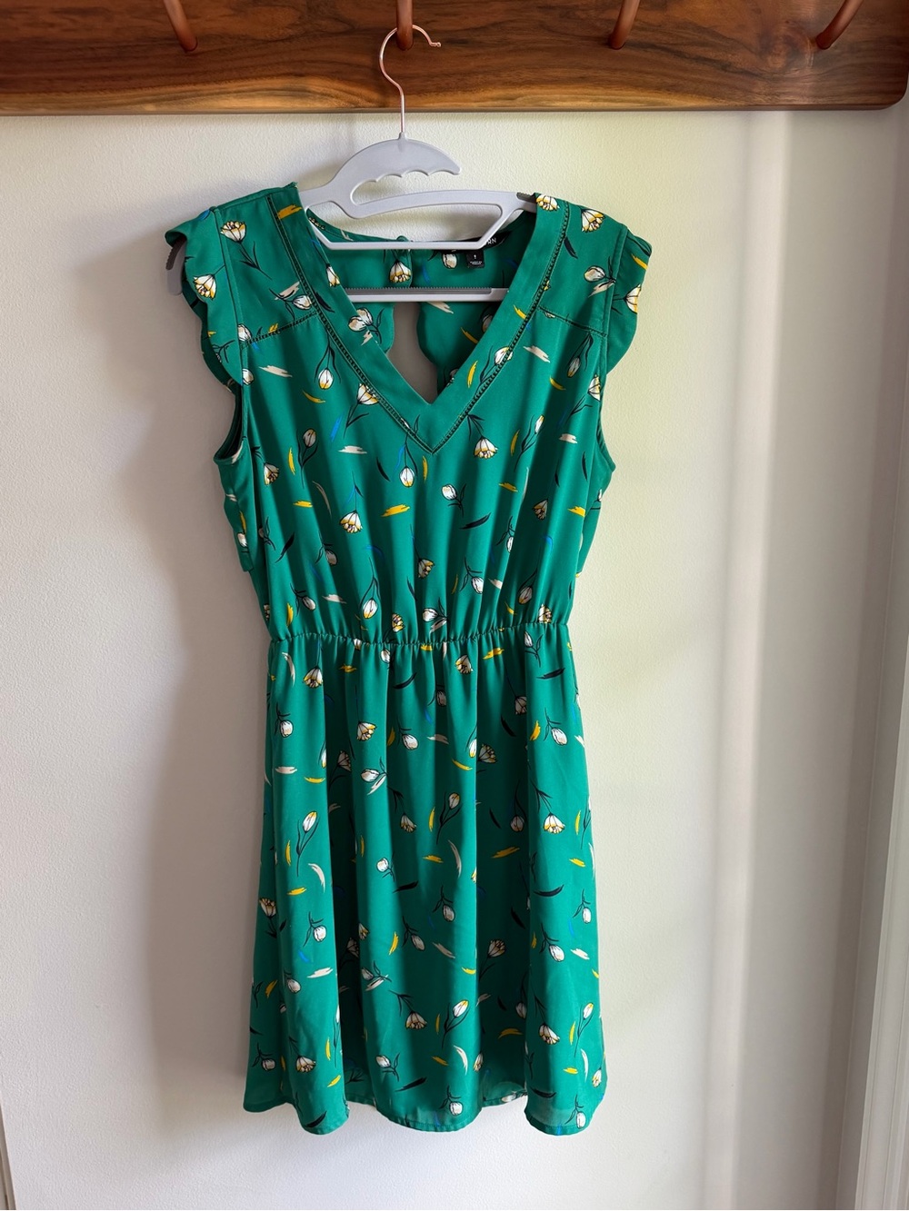 41 Hawthorn Green Floral V-Neck Elastic Waist Mini Dress